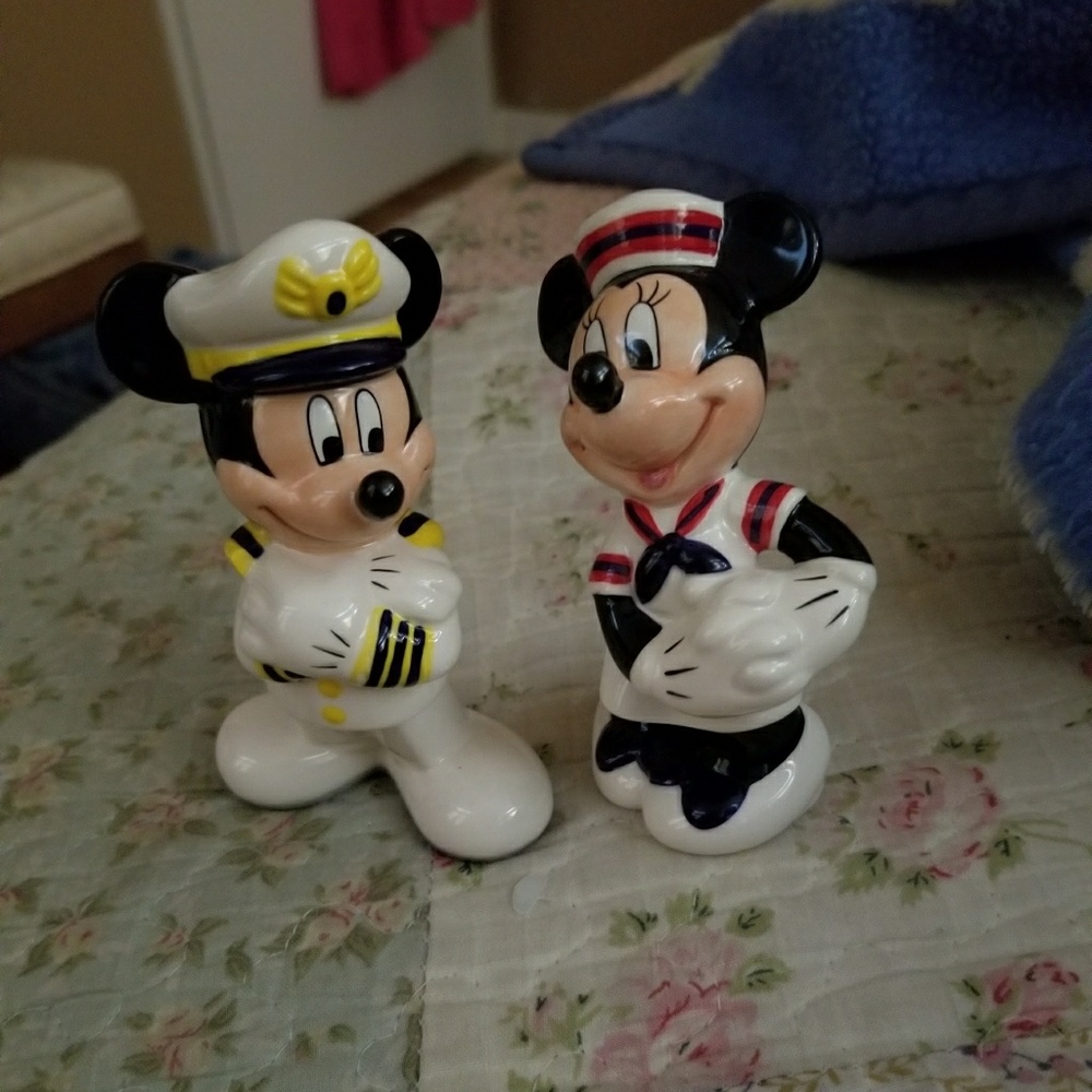 Salt n Pepper Shakers